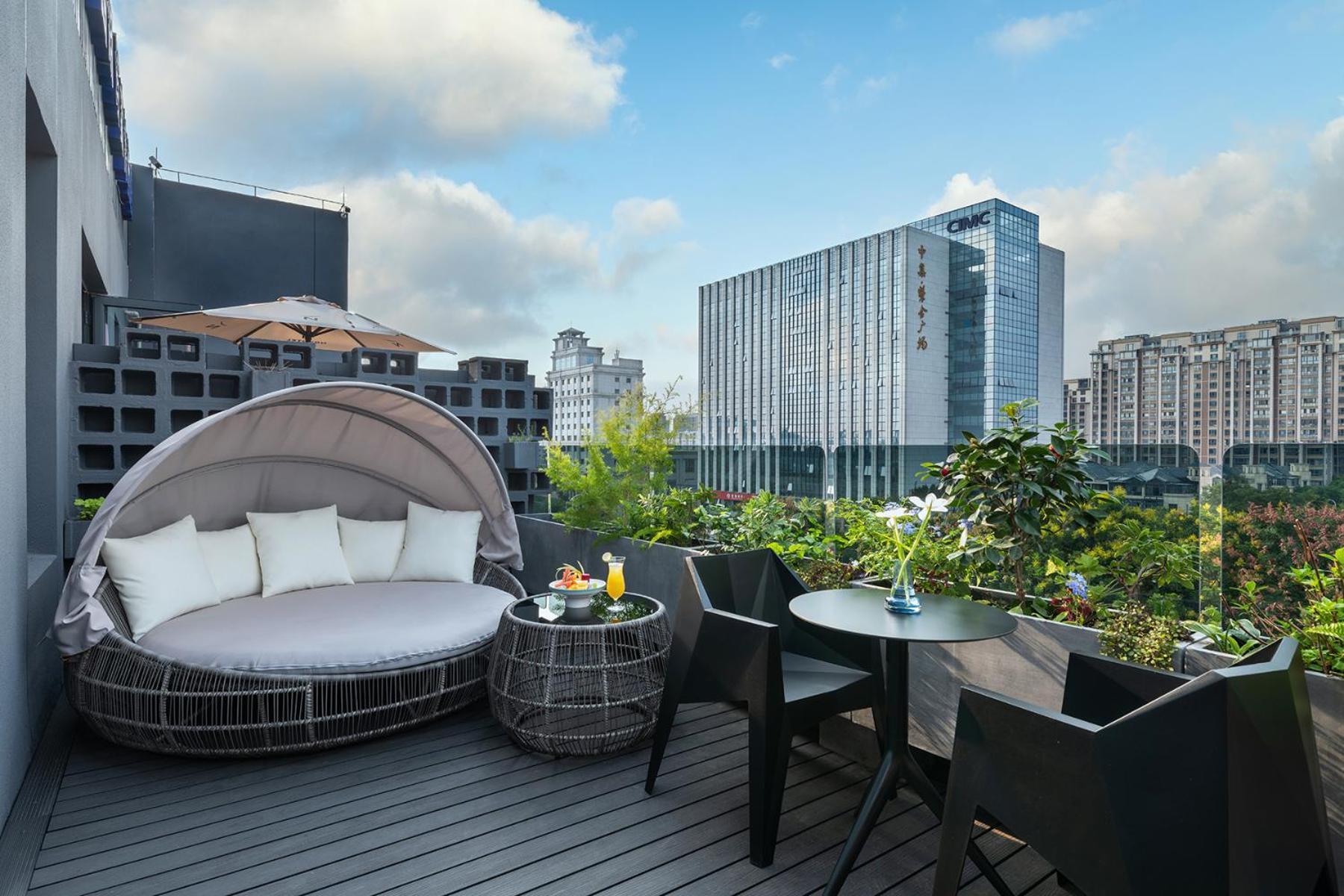 Novotel Yangzhou City Center Экстерьер фото
